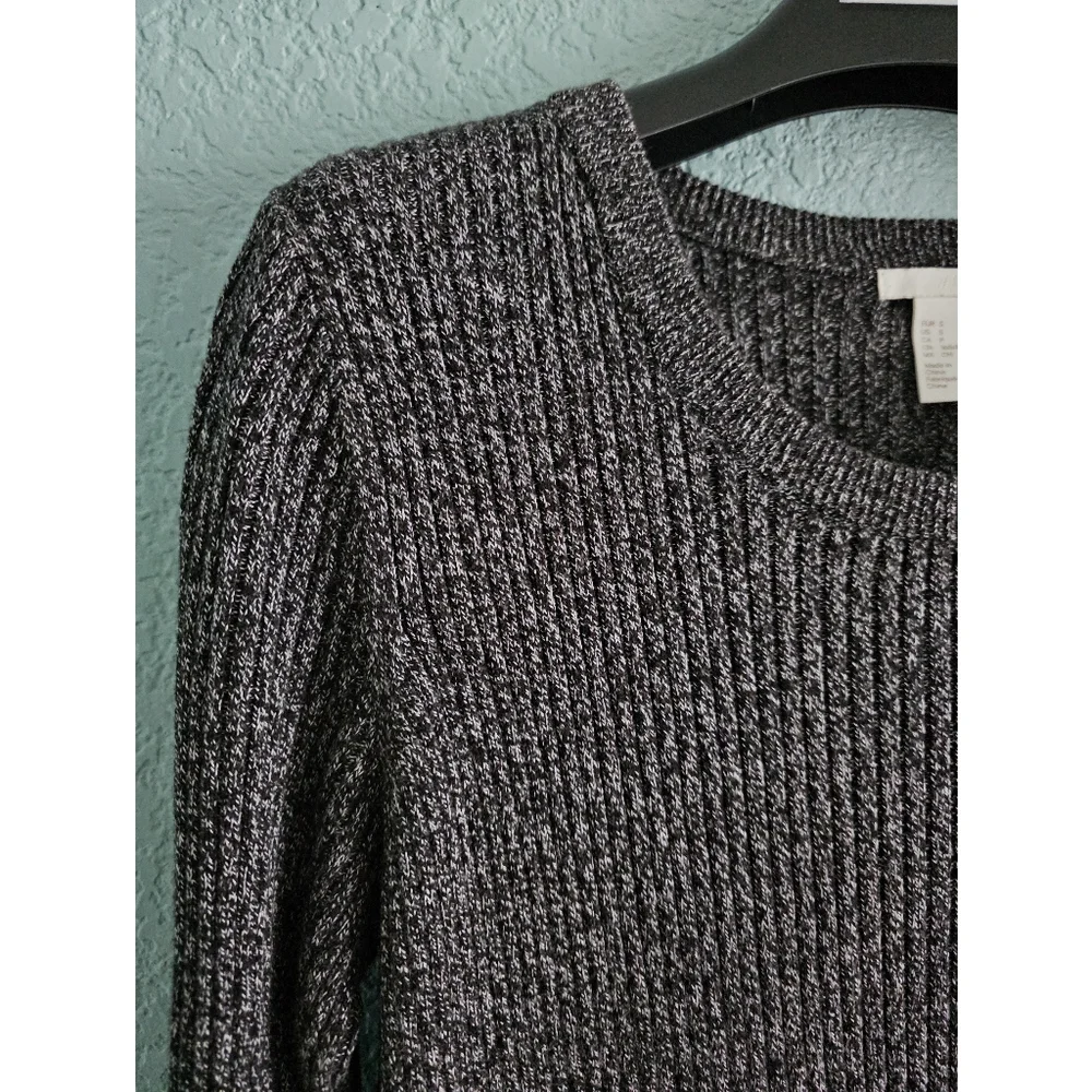 H&M | Ribbed Knit Split Cuff Sweater - Picture 3 of 10